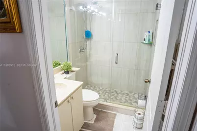 17425 NW 75th Pl #101, Hialeah, FL 33015 - Photo 27