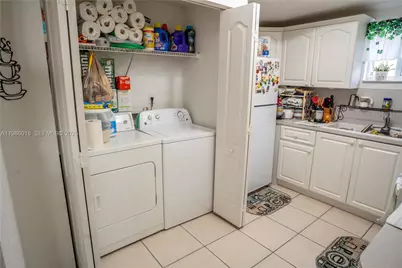 17425 NW 75th Pl #101, Hialeah, FL 33015 - Photo 13