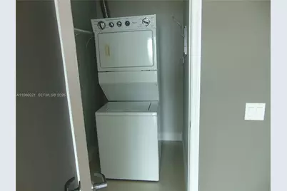 60 SW 13th St #2619, Miami, FL 33130 - Photo 7