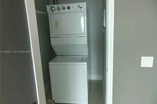 60 SW 13th St, Miami, FL 33130 - Photo 7