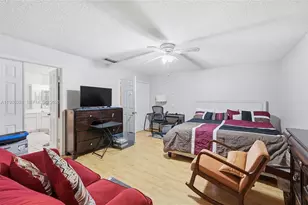 1421 SW 97th Ave, Pembroke Pines, FL 33025 - Photo 17