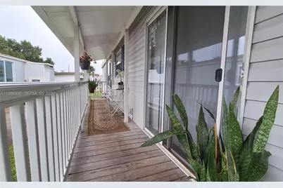 3240 SW 50  Ter, Davie, FL 33314 - Photo 3