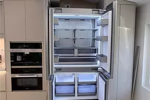 8220 SW 133rd St, Pinecrest, FL 33156 - Photo 11