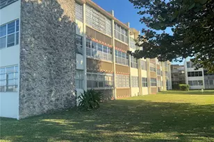 1481 NE Miami Gardens Dr, Miami, FL 33179 - Photo 25