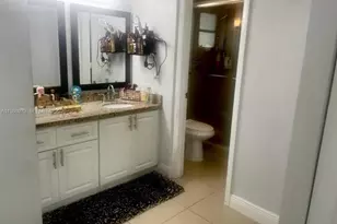 8860 Fontainebleau Blvd, Miami, FL 33172 - Photo 11