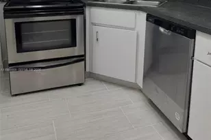 1251 NE 108th St, Miami, FL 33161 - Photo 23