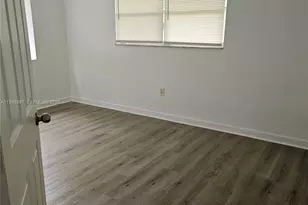 27 SW 8th Ct, Hallandale Beach, FL 33009 - Photo 7