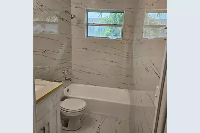 27 SW 8th Ct #27, Hallandale Beach, FL 33009 - Photo 3