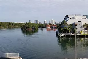 400 SE Kings Point Dr, Sunny Isles Beach, FL 33160 - Photo 45