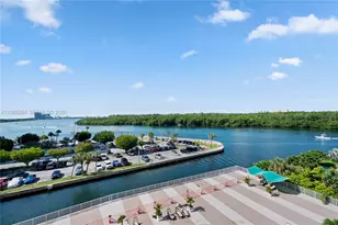 400 SE Kings Point Dr, Sunny Isles Beach, FL 33160 - Photo 41