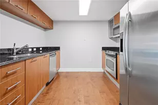 1800 N Bayshore Dr, Miami, FL 33132 - Photo 9