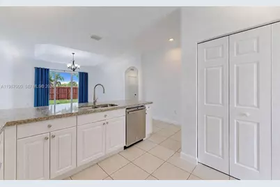 2014 NE 38th Rd #2014, Homestead, FL 33033 - Photo 11