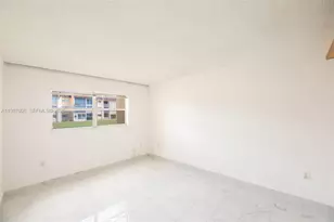 8951 Sunrise Lakes Blvd, Sunrise, FL 33322 - Photo 21