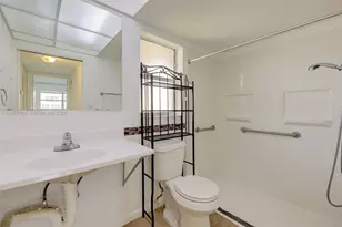 8951 Sunrise Lakes Blvd, Sunrise, FL 33322 - Photo 25