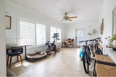 8740 NW 11th St, Pembroke Pines, FL 33024 - Photo 11