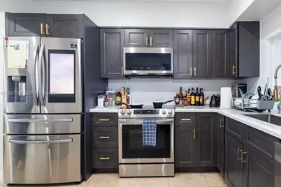 8740 NW 11th St, Pembroke Pines, FL 33024 - Photo 9