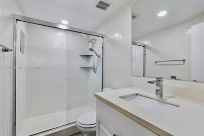 518 NE 199th Ln #3R, Miami, FL 33179 - Photo 21