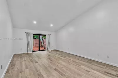 518 NE 199th Ln #3R, Miami, FL 33179 - Photo 15