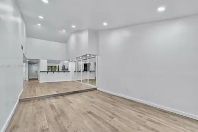 518 NE 199th Ln #3R, Miami, FL 33179 - Photo 13