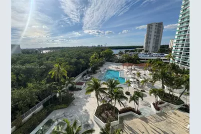 100 Bayview Dr #617, Sunny Isles Beach, FL 33160 - Photo 25