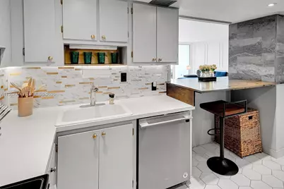 100 Bayview Dr #617, Sunny Isles Beach, FL 33160 - Photo 9