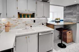 100 Bayview Dr, Sunny Isles Beach, FL 33160 - Photo 9