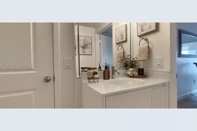 170 SE 14th St #2805, Miami, FL 33131 - Photo 15