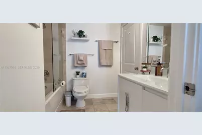 170 SE 14th St #2805, Miami, FL 33131 - Photo 13