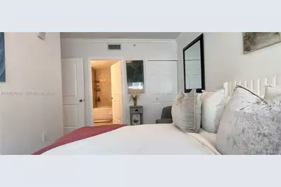 170 SE 14th St #2805, Miami, FL 33131 - Photo 11