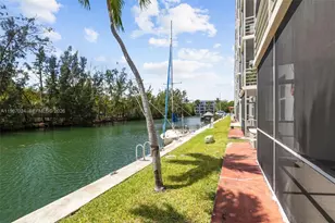 3660 NE 166th St, North Miami Beach, FL 33160 - Photo 9