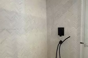 5555 Collins Ave, Miami Beach, FL 33140 - Photo 27