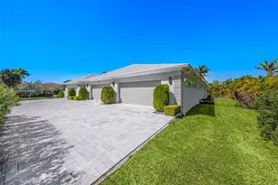 424 Alamanda Dr, Hallandale Beach, FL 33009 - Photo 5