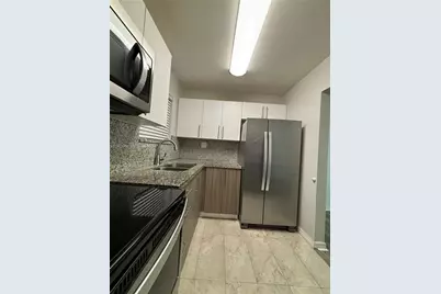 7470 Miami Lakes Dr #B208, Miami Lakes, FL 33014 - Photo 3