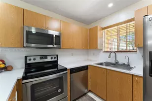 6755 NW 182nd St, Hialeah, FL 33015 - Photo 17