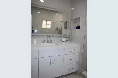 7812 NW 198th St, Hialeah, FL 33015 - Photo 7