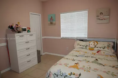7812 NW 198th St, Hialeah, FL 33015 - Photo 11