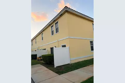 4002 NW 11th Dr, Lauderhill, FL 33313 - Photo 7