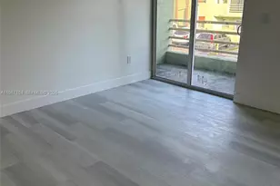 11163 NW 7th St, Miami, FL 33172 - Photo 7