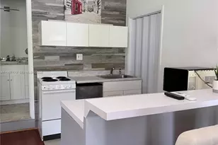 2633 NE 32nd St, Fort Lauderdale, FL 33306 - Photo 5