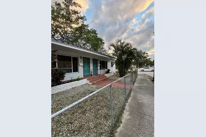 2 NE 45th St, Miami, FL 33137 - Photo 3