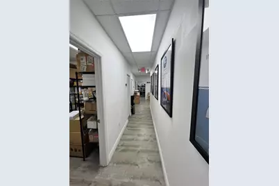 8221 NW 30th Ter, Doral, FL 33198 - Photo 17