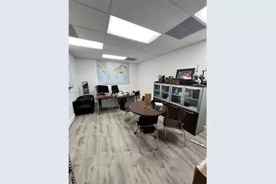 8221 NW 30th Ter, Doral, FL 33198 - Photo 15