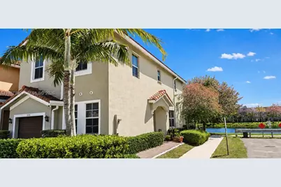 2370 SE 15th St, Homestead, FL 33035 - Photo 3