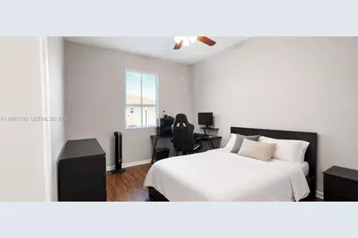 2370 SE 15th St, Homestead, FL 33035 - Photo 9