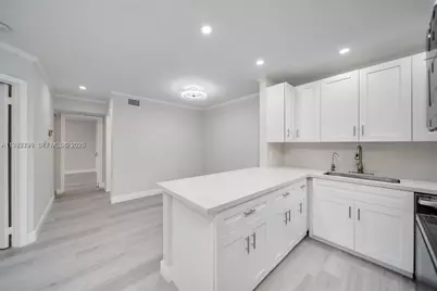 677 Trace Cir #211, Deerfield Beach, FL 33441 - Photo 11