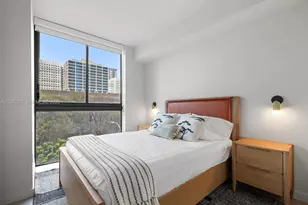 11 NE 6th St, Miami, FL 33132 - Photo 15