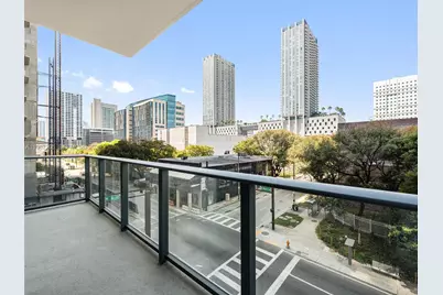 11 NE 6th St #301, Miami, FL 33132 - Photo 7