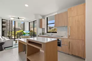 11 NE 6th St, Miami, FL 33132 - Photo 5