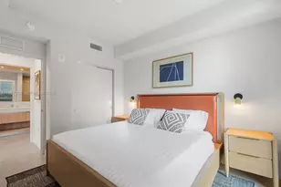 11 NE 6th St, Miami, FL 33132 - Photo 11