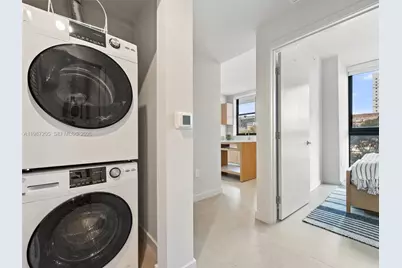 11 NE 6th St #301, Miami, FL 33132 - Photo 19